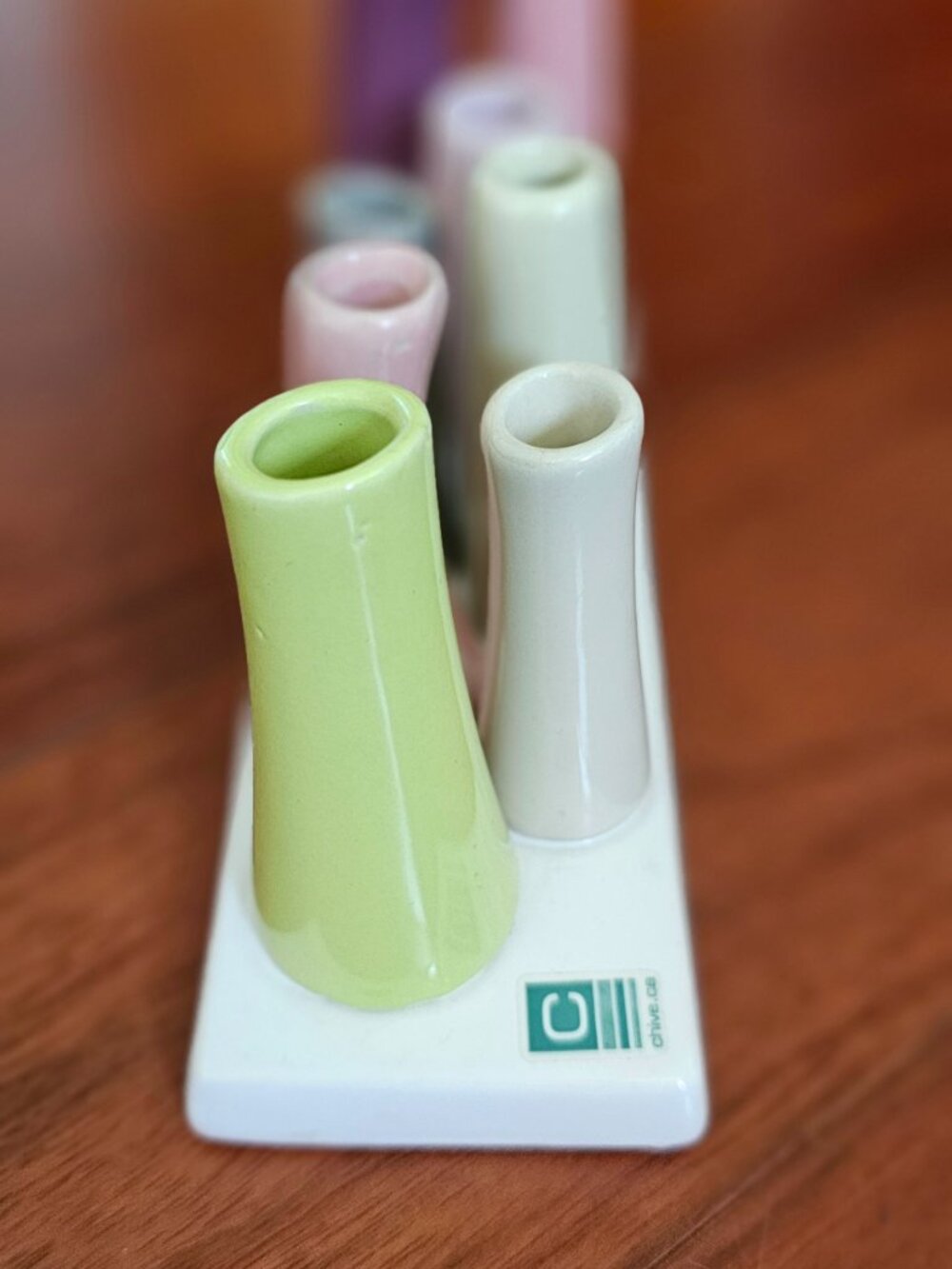 NWT-Chive Pooley White Flower Bud Vase Set | 8 Ceramic Vases on Rectangle base